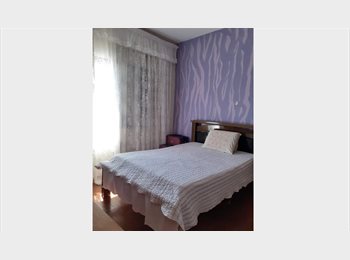 Roomgo BR - Quarto individual feminino/ metrô Tucuruvi, Santana - R$ 1.100 Por mês