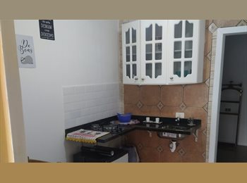 Roomgo BR - Lida Mine Kitinet - aconchegante, Curitiba - R$ 1.300 Por mês