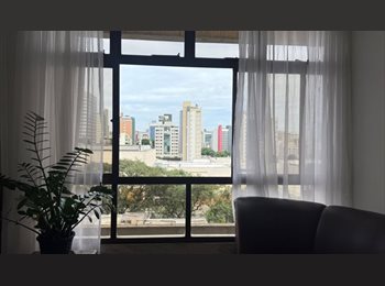 Roomgo BR - Vaga em apê alto padrão na Savassi • suíte privativa, Belo Horizonte - R$ 2.500 Por mês