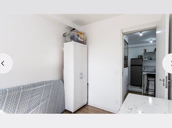 Roomgo BR - Quarto para mulheres solteiras, Lapa - R$ 1.500 Por mês