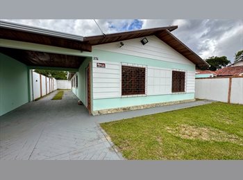 Roomgo BR - Alugo quarto no Bom Retiro (Centro Cívico), Curitiba - R$ 1.300 Por mês