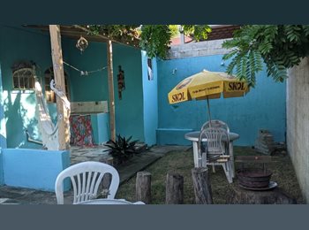 Roomgo BR - Kitinete com quintal, Serra - R$ 1.150 Por mês