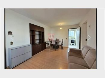 Roomgo BR - Procuro alguém para dividir apartamento no Centro de Curitiba, Curitiba - R$ 1.094 Por mês