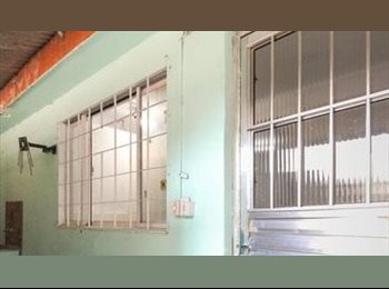 Roomgo BR - Casa Studio, Penha - R$ 1.200 Por mês