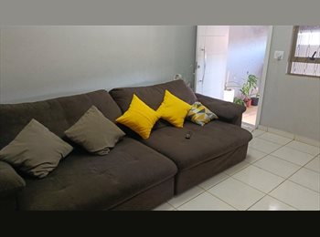 Roomgo BR - Quarto em casa mobiliada no bairro Paulicéia em Piracicaba, Piracicaba - R$ 1.100 Por mês