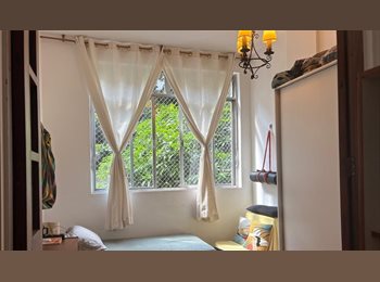 Roomgo BR - Vaga Individual Feminina, Laranjeiras - R$ 2.500 Por mês