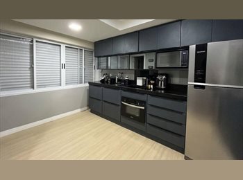 Roomgo BR - Apartamento espaçoso e tranquilo, ideal para meninas que buscam conforto e praticidade., Porto Alegre - R$ 1.200 Por mês