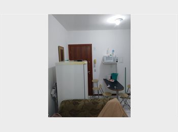 Roomgo BR - Apartamento em condomínio fechado, área nobre do sudoeste, porteiro 24 horas, proximo a farmácias, r, Brasília - R$ 1.200 Por mês
