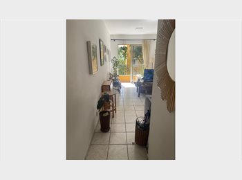 Roomgo BR - Quarto próximo metrô SP-Morumbi, Morumbi - R$ 1.700 Por mês
