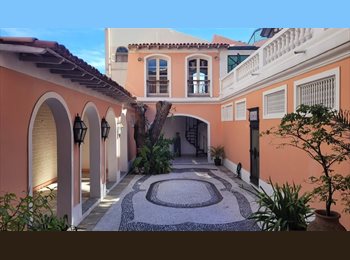 Roomgo BR - Suíte individual com vista e banheiro com banheira!, Lapa - R$ 2.200 Por mês