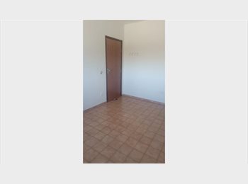 Roomgo BR - Procuro pessoa para dividir sobrado, Goiânia - R$ 850 Por mês