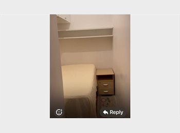 Roomgo BR - Um quarto pequeno na área de serviços, com uma cama bem confortável., Pinheiros - R$ 1.100 Por mês