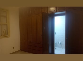 Roomgo BR - Aluga se suite familiar, Santos - R$ 0 Por mês