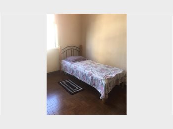 Roomgo BR - Quarto amplo a 6 min do Metrô Vergueiro / 7 min do Metrô São Joaquim – Localização Imbatível!, Liberdade - R$ 900 Por mês