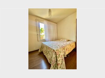 Roomgo BR - Quarto no Alto da Glória, Curitiba - R$ 1.470 Por mês