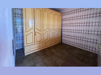 Roomgo BR - Quarto Individual com Entrada Privativa em Casa Espaçosa e Tranquila, Penha - R$ 1.000 Por mês