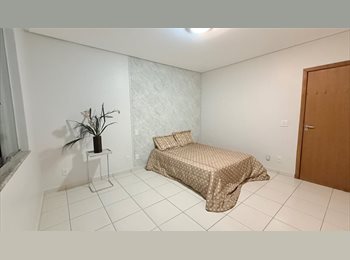 Roomgo BR - Quarto com closet e banheiro, em condomínio fechado horizontal, Goiânia - R$ 2.000 Por mês