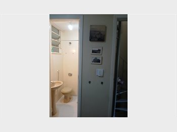Roomgo BR - Alugo quarto acochegante em casa de vila, Botafogo - R$ 1.500 Por mês