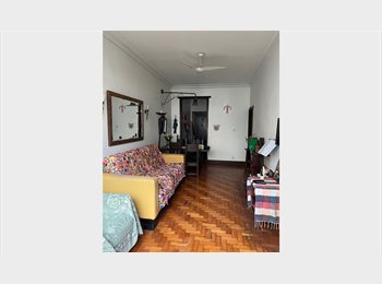 Roomgo BR - Quarto disponível em casa internacional, Copacabana!, Copacabana - R$ 2.090 Por mês
