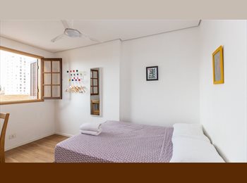 Roomgo BR - Quarto Privativo - Hostel Casa Azul, Saúde - R$ 2.500 Por mês