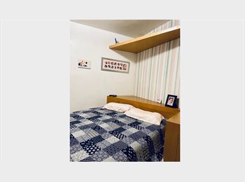 Roomgo BR - Quarto Cama de Casal Barra da Tijuca, Barra da Tijuca - R$ 2.000 Por mês