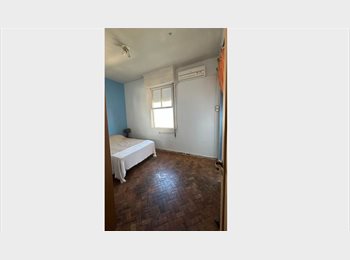 Roomgo BR - Quarto mobiliado com varanda privativa em apto tranquilo no Flamengo | Vista para o Cristo Redentor , Flamengo - R$ 2.700 Por mês