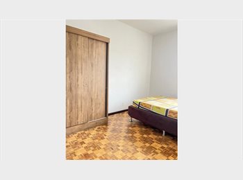 Roomgo BR - Quartos no bairro Uberaba  com entrada facilitada, Curitiba - R$ 999 Por mês