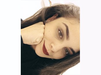 Roomgo BR - Marina Macedo  - 24 - Curitiba
