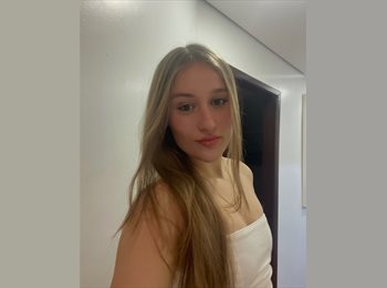 Roomgo BR - Alice - 18 - Florianópolis