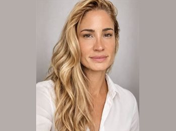 Roomgo BR - Joana - 36 - Flamengo