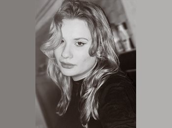 Roomgo BR - Carolina  - 21 - Rio de Janeiro RJ