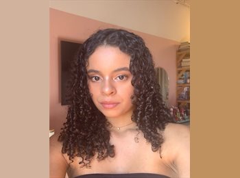 Roomgo BR - Olivia  - 20 - Florianópolis