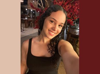 Roomgo BR - Mirella Pinheiro  - 24 - Florianópolis