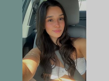 Roomgo BR - Carolina Fernandes Tello - 23 - Maracanã