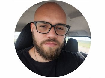 Roomgo BR - Jonathan - 29 - Curitiba