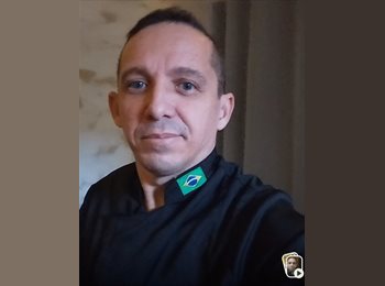 Roomgo BR - SANDRO - 43 - Santos