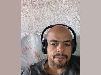 Roomgo BR - Anderson  - 38 - Liberdade