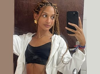 Roomgo BR - Mari - 21 - Laranjeiras