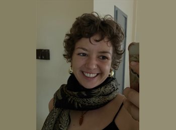 Roomgo BR - Clara - 20 - Salvador