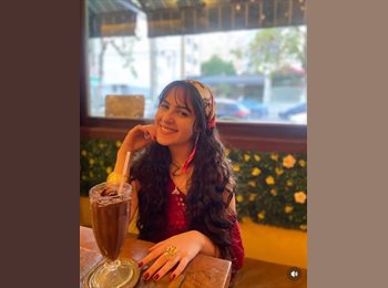 Roomgo BR - Laura de Lara - 21 - Curitiba