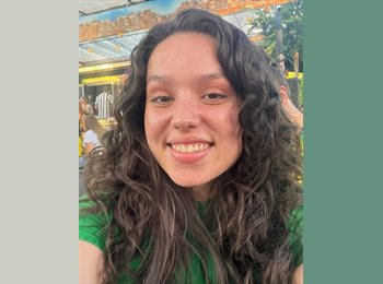 Roomgo BR - Eduarda Tavares - 19 - Curitiba