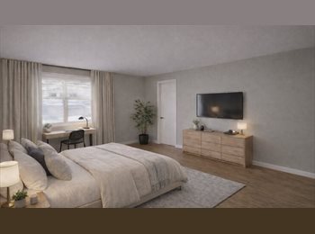 Roomgo CA - Cozy & Large Master bedroom with large Walk-in closet + possible parking, Toronto - $950 pcm