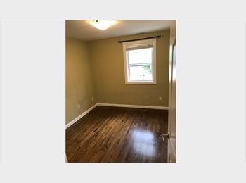 Roomgo CA - Room in shared apartment, Toronto - $1,050 pcm