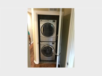 Roomgo CA - Room in shared apartment, Toronto - $995 pcm