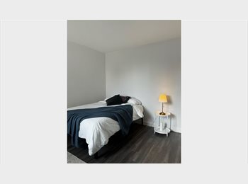 Roomgo CA - Modern Private Room for Rent in Co-Living Space | 100 Wellesley, Toronto, Toronto - $1,200 pcm