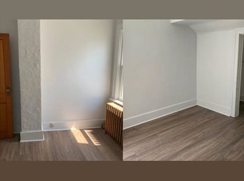 Roomgo CA - 3 Single Rooms for Rent, Canada - $541 pcm