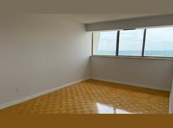 Roomgo CA - Master Bedroom w/ Ensuite - By Sheridan College, Canada - $1,100 pcm