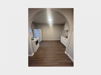 Roomgo CA - Female Roommate wanted, Canada - $800 pcm