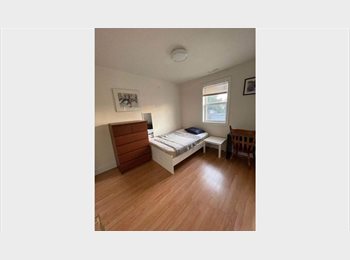 Roomgo CA - Room For Rent at Keele & St. Claire! $850 per month FEMALE ONLY. Available NOW!, Toronto - $850 pcm