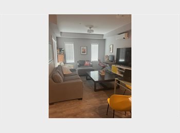Roomgo CA - Central Kelowna room for rent with own bathroom, Thompson Okanagan - $1,200 pcm